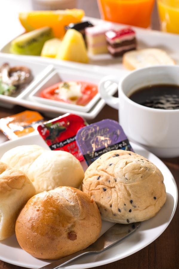 Hotel Wbf Sapporo Odori Bagian luar foto