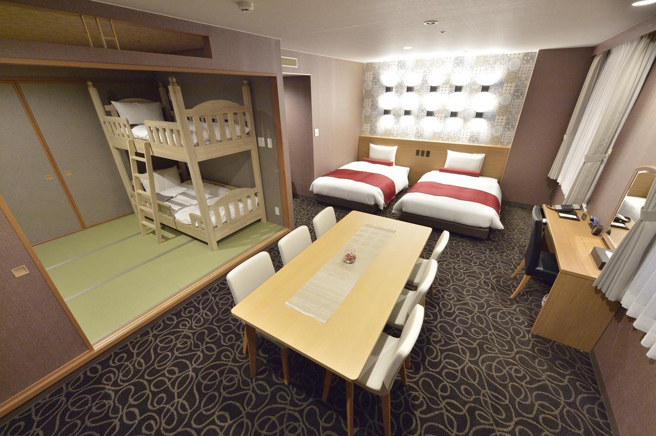 Hotel Wbf Sapporo Odori Bagian luar foto