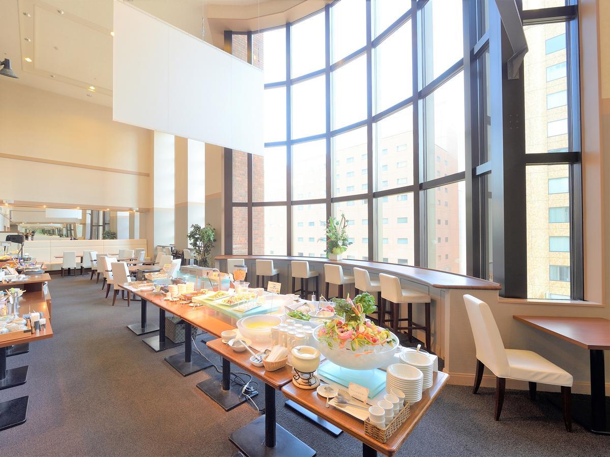 Hotel Wbf Sapporo Odori Bagian luar foto